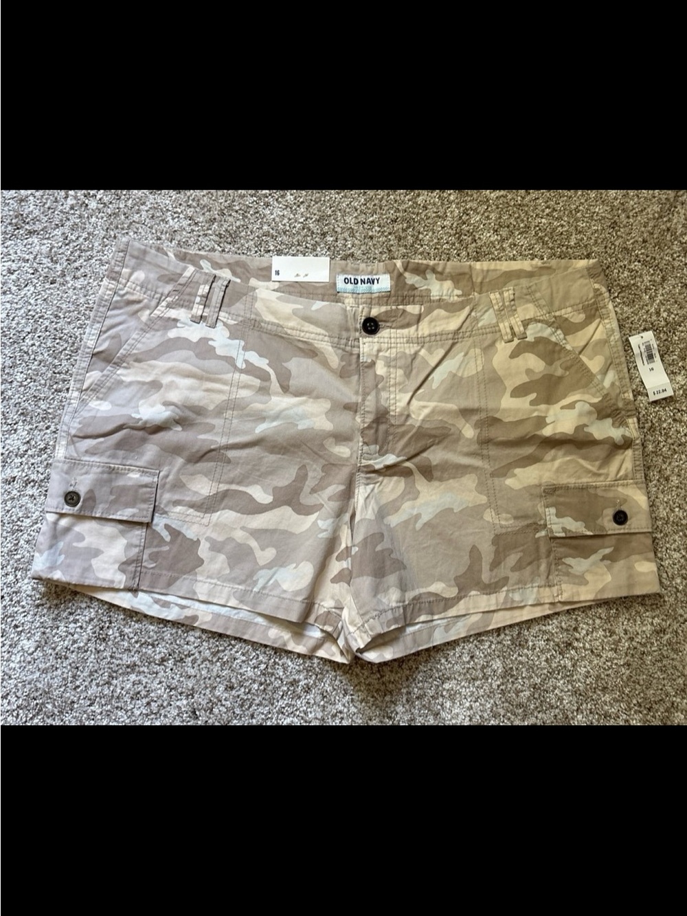 Old Navy Women's Beige Tan Camo Cargo Shorts